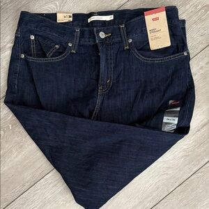 Levi's Women’s  Dark Blue Straight Jeans size 28x30 nwt